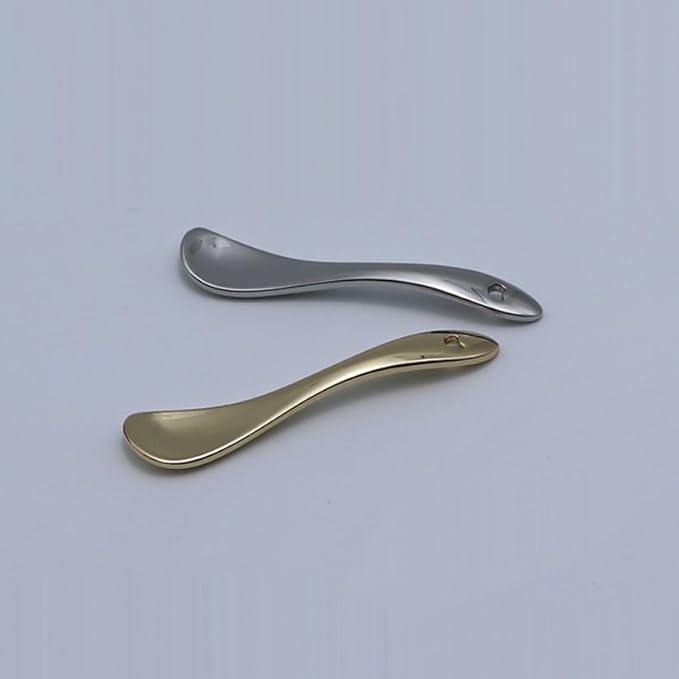 3 Pieces Zinc Alloy Makeup Spatula Eye Cream Spoon Beauty Scoop Mini Spoon Makeup Beauty Spoons Mini Cosmetic Skincare Spatula for Cream Lotions, Spoon Shaped, Golden, Silver-Velvo Beauty