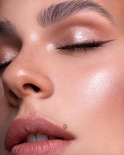 Catrice More Than Glow Powder Highlighter in Supreme Rose Beam with Silky Soft Texture for a Subtle Glow-Velvo Beauty