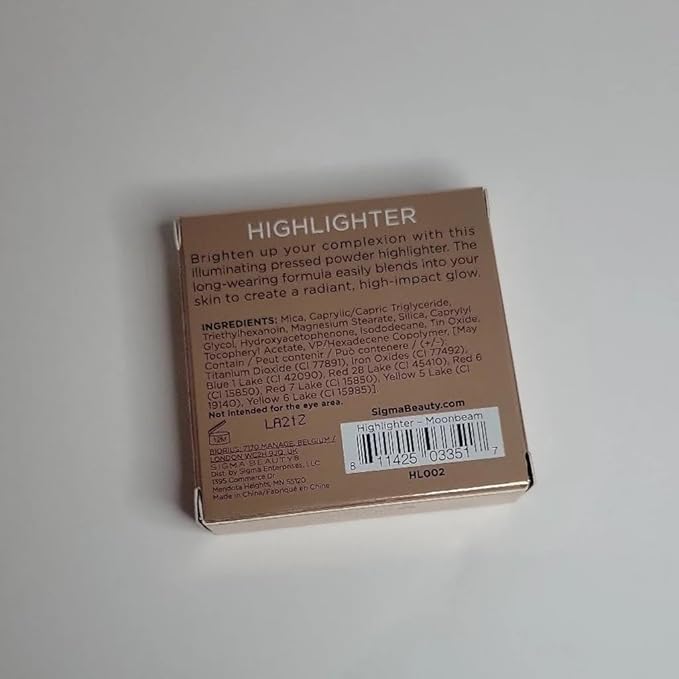 Sigma Beauty Highlighter Makeup – Illuminating Highlighting Powder for Face, Sheer Glimmer Face Highlighter for Cheeks, Cupid’s Bow, & Brow Bone (Moonbeam, Rich Pearl Metallic)-Velvo Beauty
