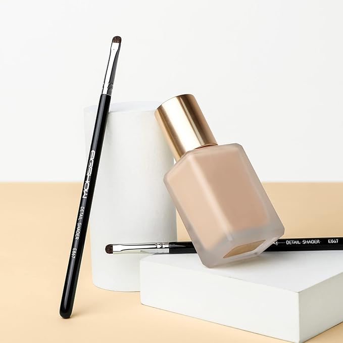 EIGSHOW Concealer Brush, Detail Shader Makeup Brush for Blending Eyeshadow, Concealing Small Blemishes and Imperfections - Precision Application (E867)-Velvo Beauty