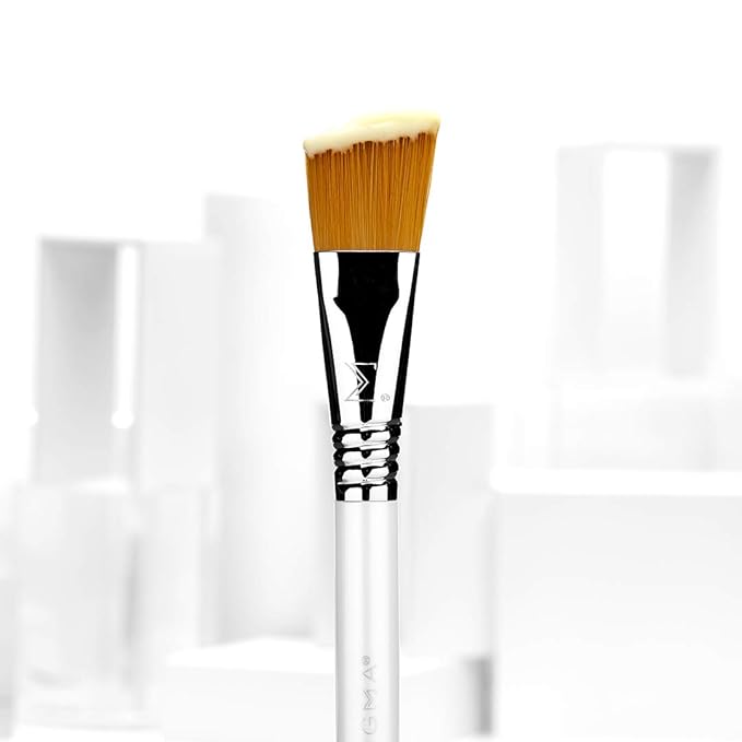 Sigma Beauty S05 Moisturizer Skincare Brush – Skincare Tool for Applying Skincare Products to Face and Skin, Face Moisturizer Brush for Creams and Lotions (1 Pc)-Velvo Beauty