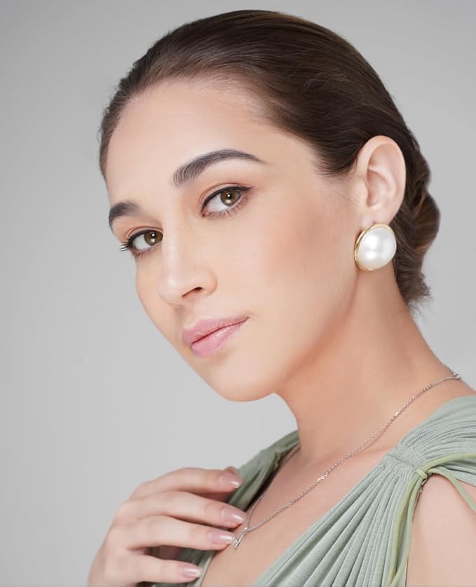 Color Nymph All-in-One Makeup Kit - Perfect for Women, Teens, and Beginners! Unlock Endless Possibilities with 24 Gorgeous Shades of Matte and Shimmer Eyeshadow, Highly Pigmented Lip Glosses, Eyeliner-Velvo Beauty