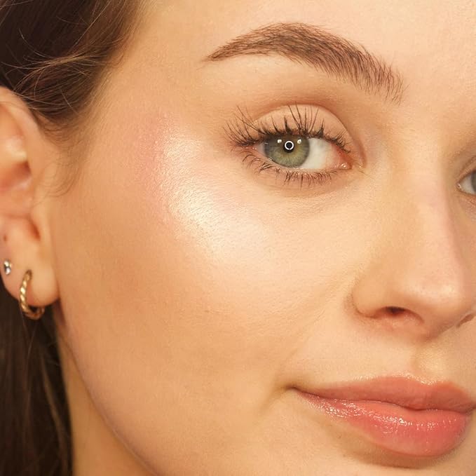 Makeup Revolution Beam Bright Highlighter, All Over Face Glow, Powder To Liquid Formula, 5 Different Shades, Pink Seduction-Velvo Beauty