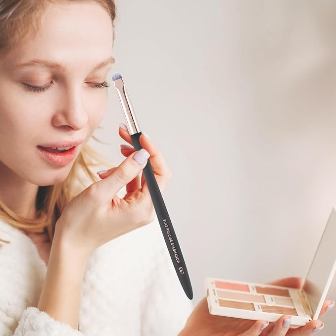 Profusion Cosmetics Flat Precise Eyeshadow Brush - Softens Dramatic Edges & Fine Lines, For Eyeshadow, Eyeliner-Velvo Beauty