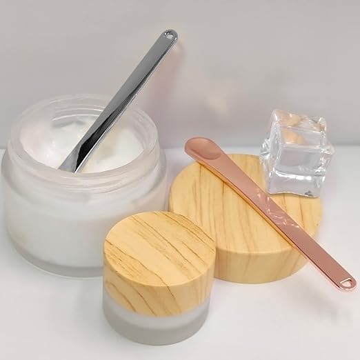 3 Pieces Alloy Makeup Spatula Eye Cream Spoon Beauty Scoop Mini Spoon Makeup Beauty Spoons Mini Cosmetic Skincare Spatula for Cream Lotions, 3.54 x 0.43 inches, Gold, Silver, Rose-Gold-Velvo Beauty