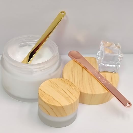 3 Pieces Alloy Makeup Spatula Eye Cream Spoon Beauty Scoop Mini Spoon Makeup Beauty Spoons Mini Cosmetic Skincare Spatula for Cream Lotions, 3.54 x 0.43 inches, Gold, Silver, Rose-Gold-Velvo Beauty