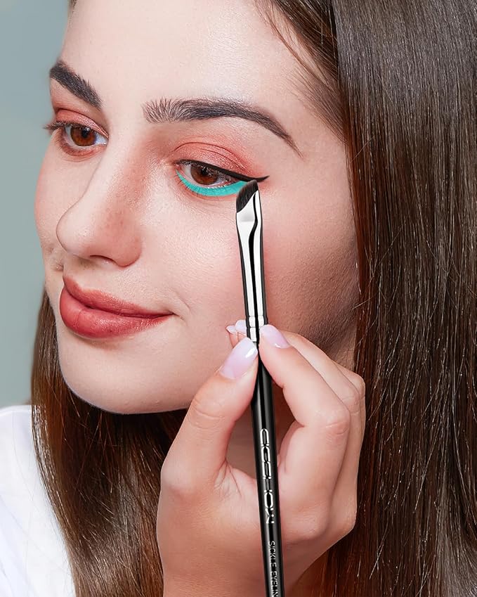 Eyeliner Brush, EIGSHOW Sickle Angled Gel Eyeliner Makeup Brush for Precise Eye Liner, Eyebrow, Eyelid with Ultra Thin Curved Vegan Bristles (E865)-Velvo Beauty