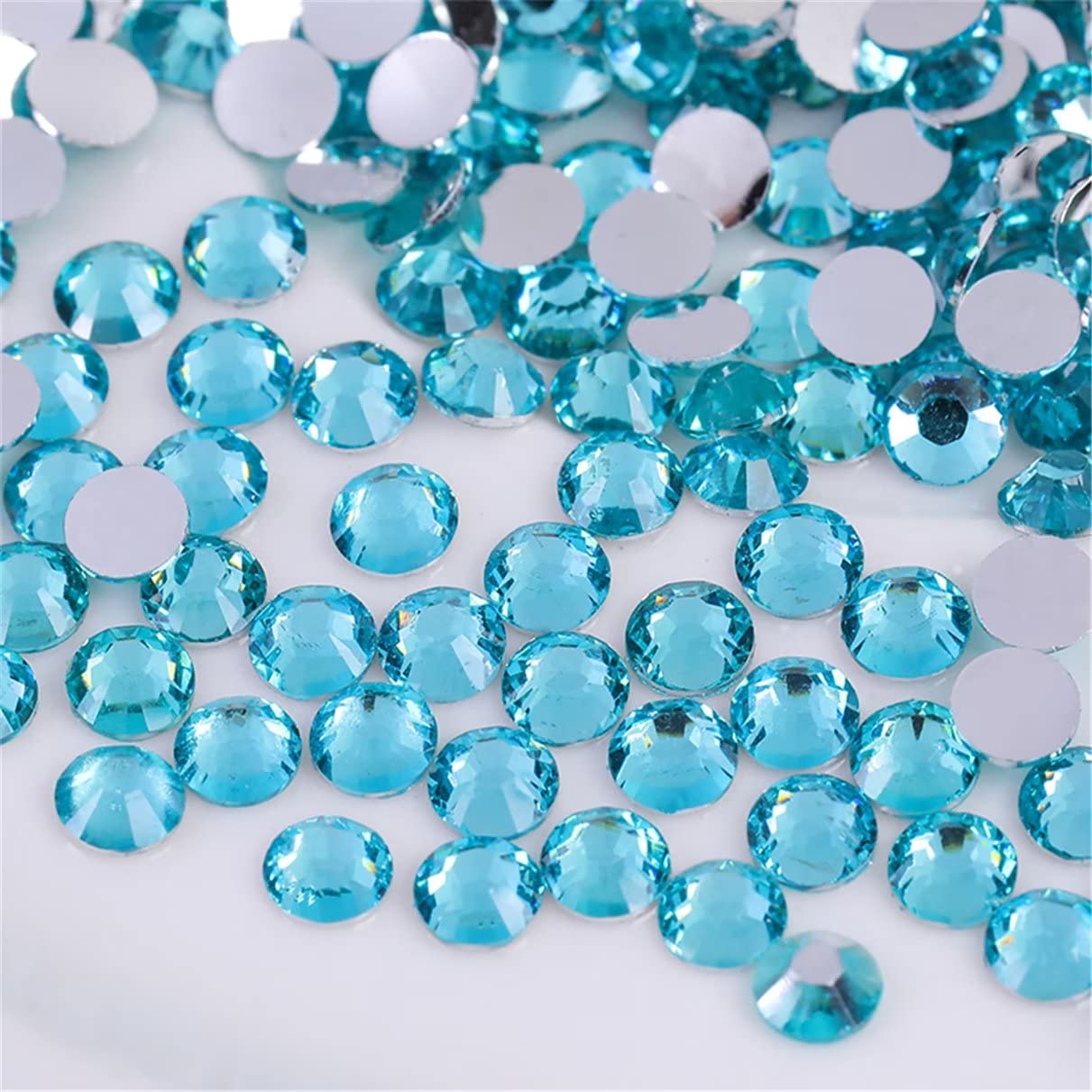 500 Pieces SS30 6mm Flatback Rhinestones Clear Glass Round Gems Crystals for Nail Art DIY Crafts Clothes Shoes Bags (Crystal Blue)