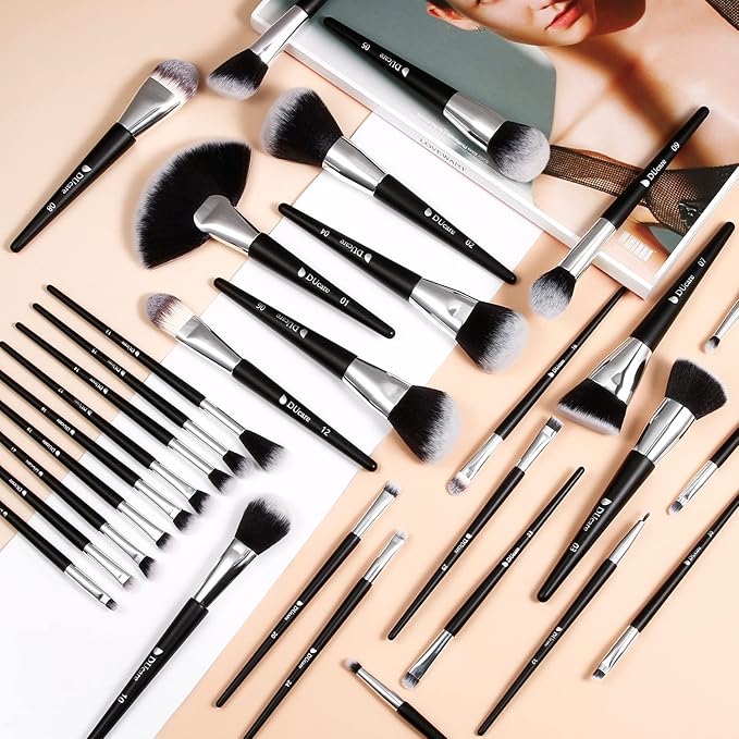 DUcare Makeup Brushes Set Professional 32Pcs Make up Brushes Premium Synthetic Kabuki Foundation Blending Face Powder Blush Concealers Eye Shadows-Velvo Beauty