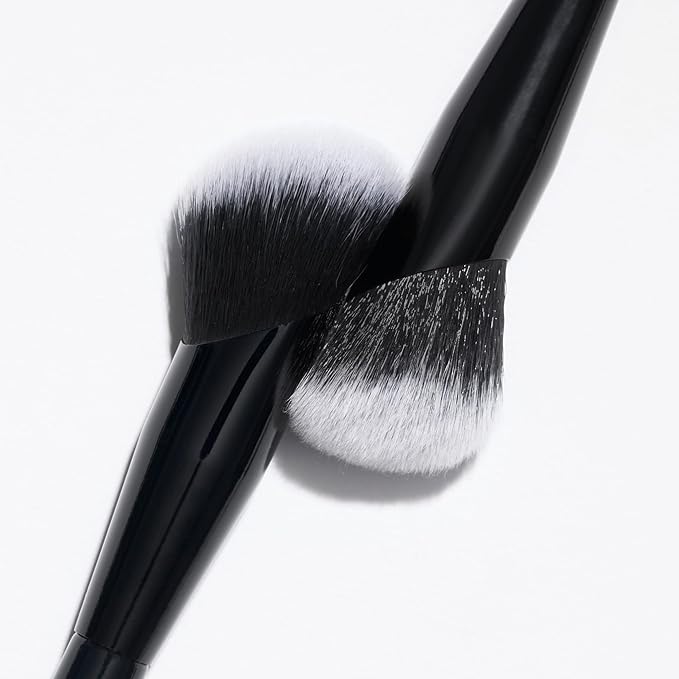 LAURA GELLER NEW YORK Angled Precision Concealer Brush-Velvo Beauty