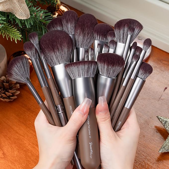 Bueart Design 26 Pcs Chocolate-colored Gift Makeup Brushes Set with Extra Large Holder,Elegant Make up Brushes for Foundation,Face Blending Powder, Contour, Highlight, Concealer, Eyeshadow-Velvo Beauty