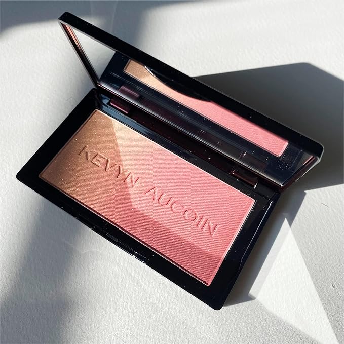 Kevyn Aucoin The Neo-Blush, Grapevine: Blush makeup compact. Trio palette of gradient colors. Blends pearl, satin & matte finishes for highlighting cheeks. Personalized looks - natural to pop of color-Velvo Beauty