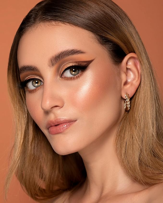 Sigma Beauty Professional F35 Tapered Highlighter synthetic Face Makeup Brush with SigmaTech® fibers for Highlighting and Contouring-Velvo Beauty