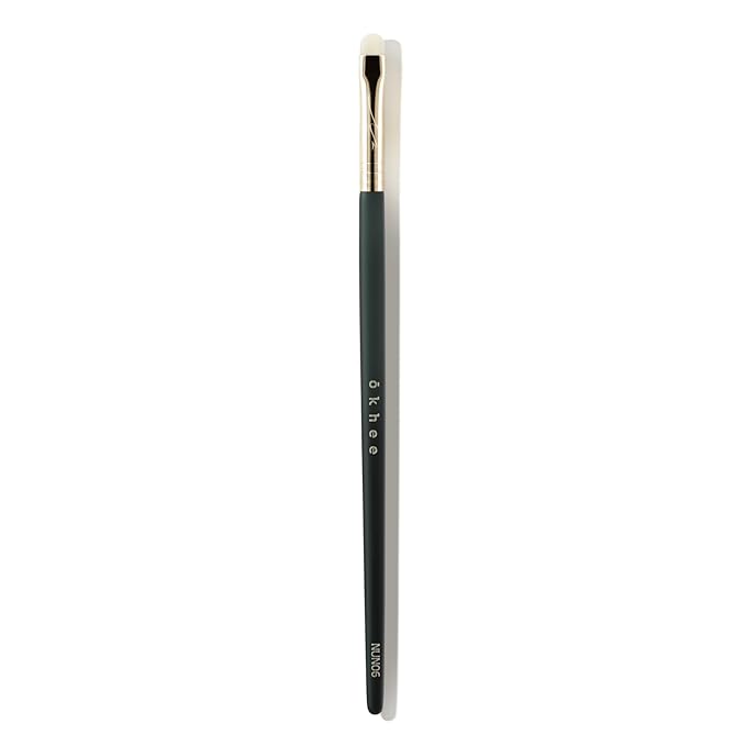 [SOO ADOR] okhee Eyeline Smudge Brush NUN 06 - Perfect for Creating Smoky Eyes and Diffused Eyeliner | Designed by K-Pop Makeup Artist Seo Ok | Makeup Brush Eye Brush-Velvo Beauty