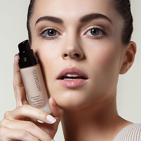 ARTDECO Perfect Teint Foundation - Gentle Ivory N°08 - Lightweight Liquid Formula - Medium to Full Coverage - Without Mask-Like Effect - Conceals Imperfections - Vegan Makeup - Hyaluron - 0.67 Fl Oz-Velvo Beauty