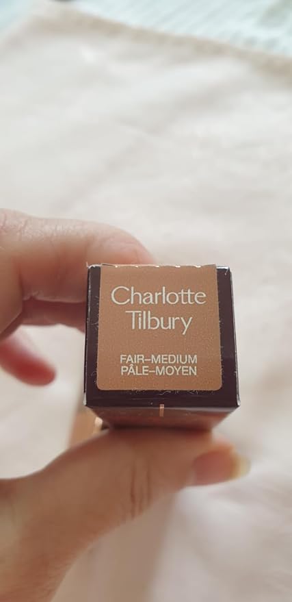 Charlotte Tilbury Hollywood Contour Wand Light-Medium-Velvo Beauty