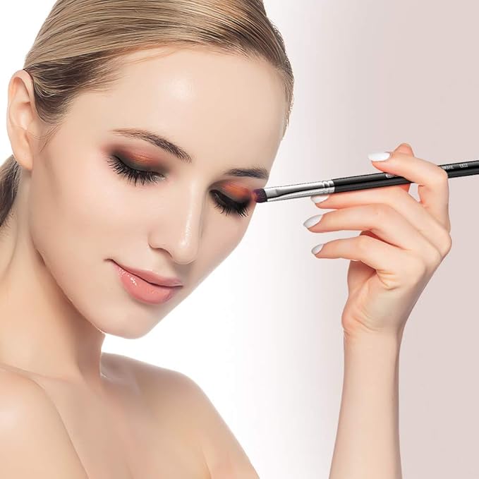 Curved Smudge Eyeshadow Brush, EIGSHOW Small Round Top Blending Eye Shadow with Synthetic Bristles for Smokey Cat Eye Makeup (E832)-Velvo Beauty