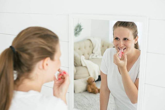 Mambino Organics Kissable Lip Balm, Moisturizing Glossy Vegan Lips, Juicy Red Grapefruit, 7 g-Velvo Beauty