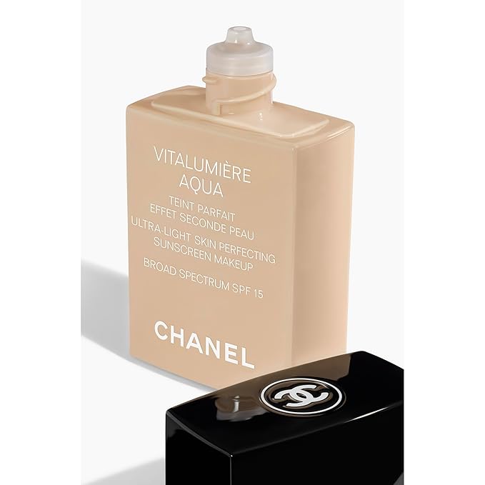 Chanel Vitalumiere Aqua Ultra Light Skin Perfecting Makeup SPF 15-30 ml, No.40 Beige-Velvo Beauty