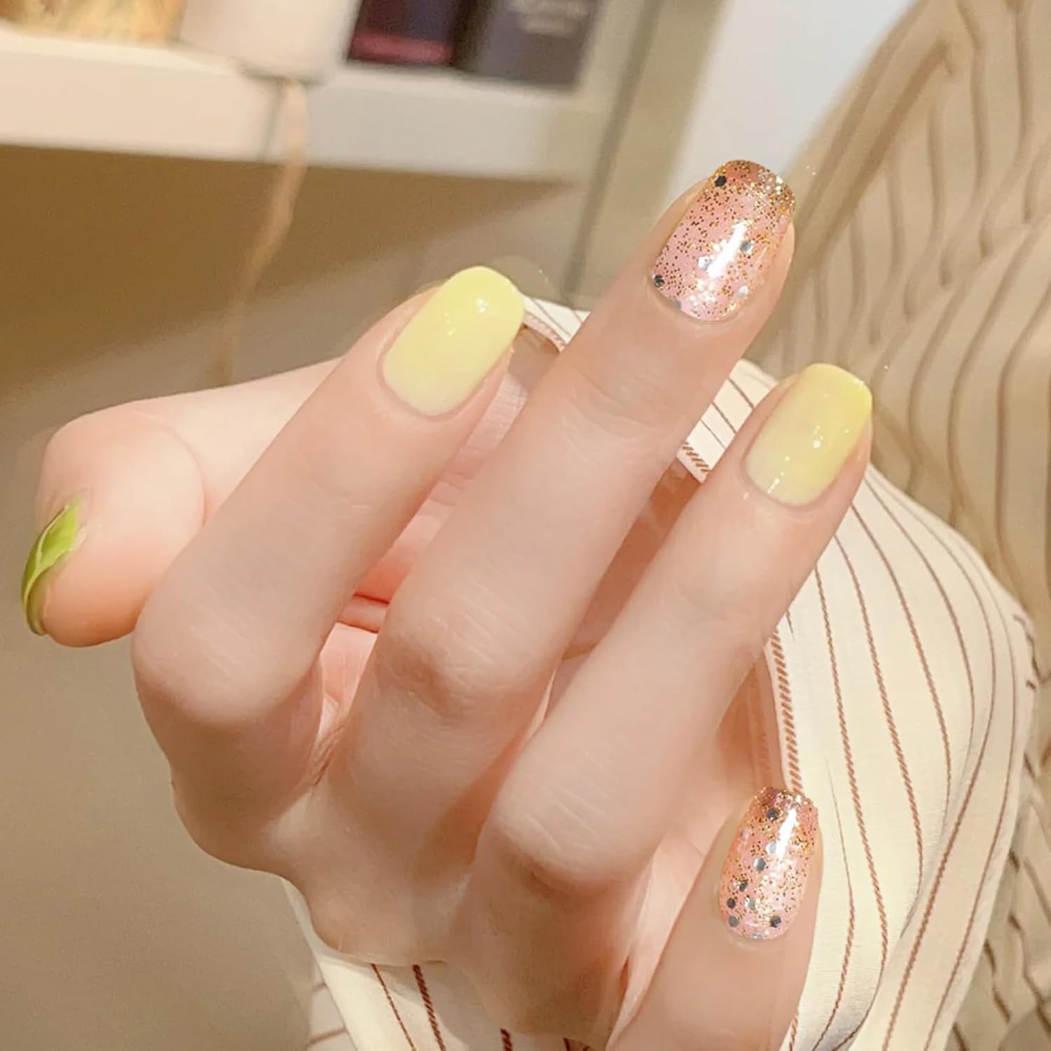 Major Dijit Quick Dry Nail Polish Glitter Yellow Summer Nail Lacquer for Nail Art Regular Nail Polish 0.41 fl oz.-Velvo Beauty