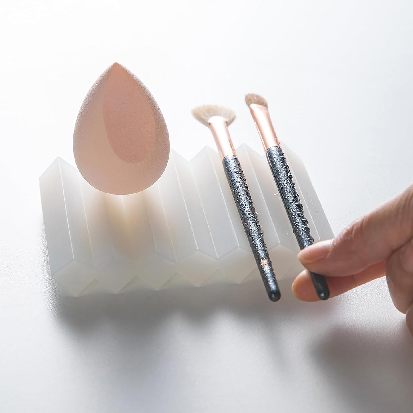 SHIMOYAMA Paint Brushes Holders, 2 Pack, Zigzag Soap Dish, Soap Holder for Watercolor Paintbrush, Bathroom, White-Velvo Beauty