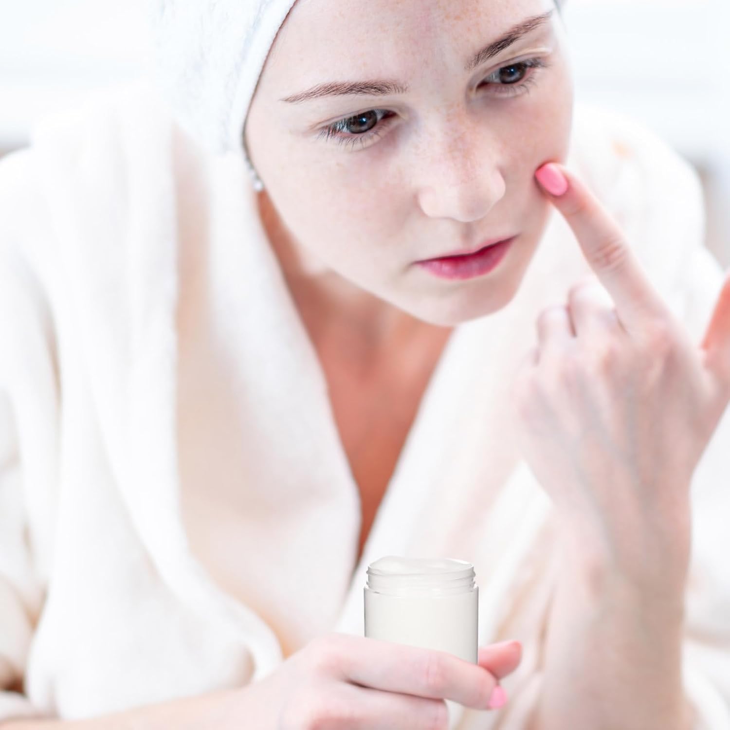 SATINIOR 100 Pcs Plastic Jars with Lids Small Containers Lids Wide Mouth Small Plastic Containers for Lotion Cream Rhinestones Body Butters Travel Storage(10 oz,Black)-Velvo Beauty