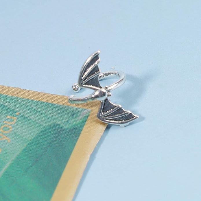 Gothic Bat Cuff Earrings Gold Bat Ear Cuffs Non Pierced Earrings Punk Animal Earrings Cool Vampire Earrings Jewelry for Women and Girls Gifts-Velvo Beauty