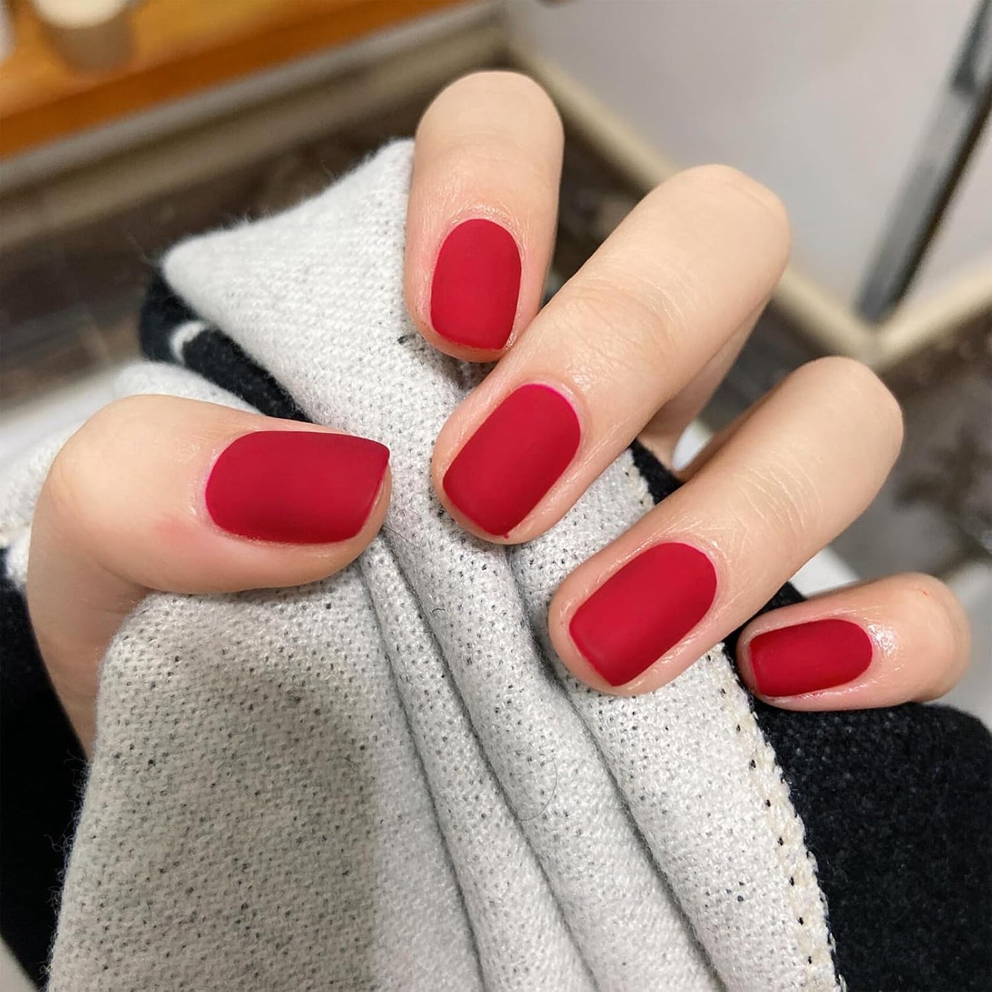 COSMOO 12ml Red Matte Nail Polish, Quick Dry Nail Lacquer for Nail Art Varnish, Mist Effect Matte Finish Velvet Nail Polish, 0.41 fl oz (Red, 0.41 fl oz)-Velvo Beauty