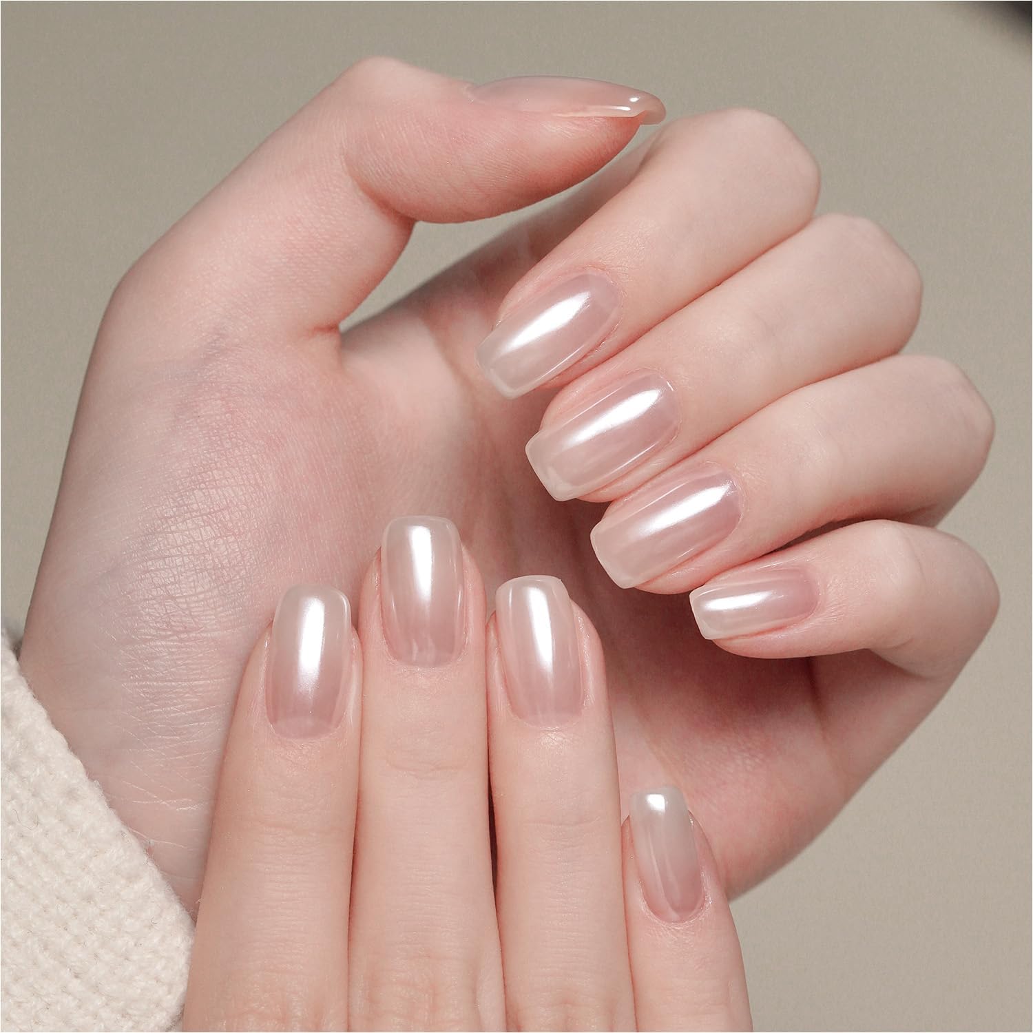 GAOY White Pearl Chrome Nail Powder, Mirror Effect Shimmer Glitter Pigment Mermaid Aurora Nail Art Decorations, Lustrous White-Velvo Beauty