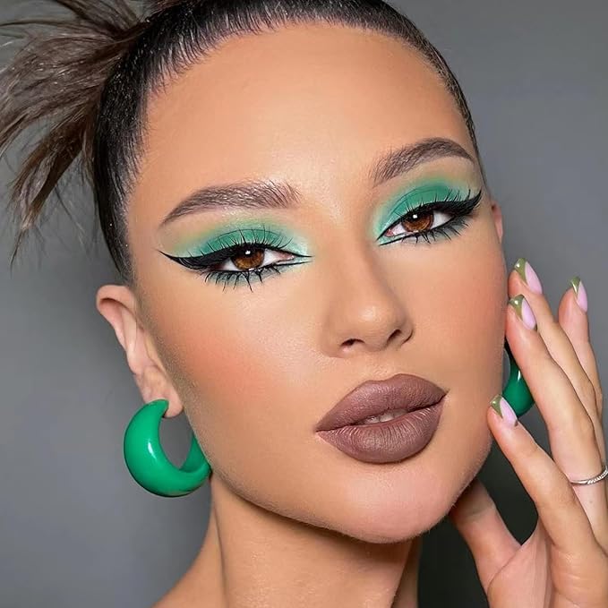 Erinde Single Green Matte Eyeshadow Palette, High Pigmented Eye Shadow Powder, Long Lasting, Ultra-Blendable, Intense Color-Velvo Beauty