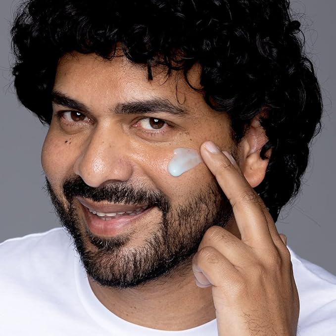 Shakeup - 4-Piece Mens Oil Control Skincare Gift Set, Oily & Acne Skin, Clay Face Wash, Clarifying Toner, Matte-Effect Moisturiser, Plus Wash Bag-Velvo Beauty