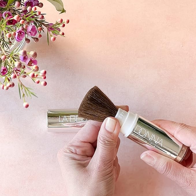 Minerals on the Go - (Dispensing Brush w/Loose Foundation) in Peche-Velvo Beauty