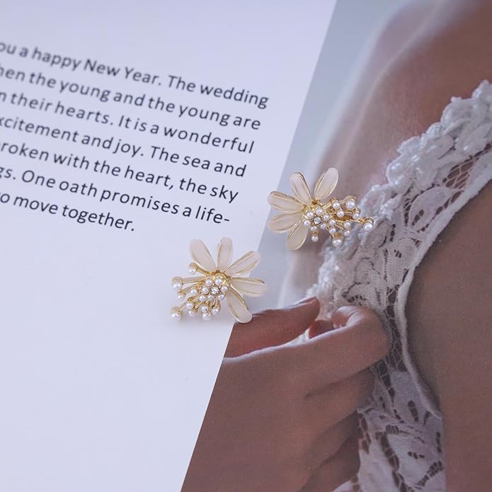 Vintage Flower Pearl Earrings Tiny Pearl Drop Earrings Enamel Flower Stud Earrings Gold Cluster Pearl Earrings Jewelry for Women-Velvo Beauty