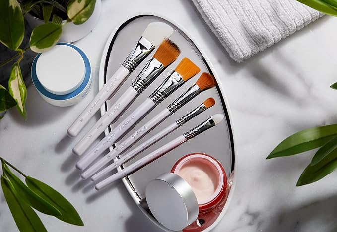 Sigma Beauty S01 Clay/Mud Mask Skincare Brush – Silicone Skincare Tool for Applying Skincare Products to Face and Skin, Face Mask Brush Applicator for Mud and Clay Masks (1 Pc)-Velvo Beauty