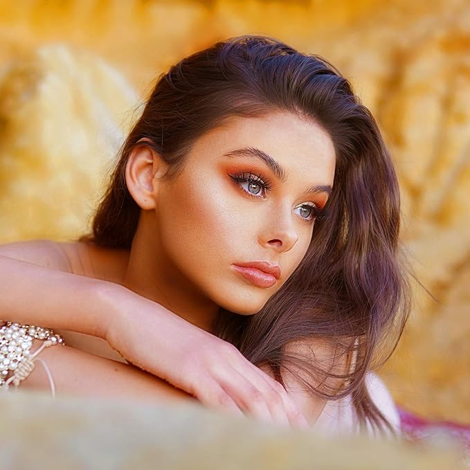 24 Eyeshadow Palette - Festive Luxury Vibrant Bold Full-Color Pigment Long Lasting Matte Shimmer Eye shadow Palette (Abu Dhabi)-Velvo Beauty