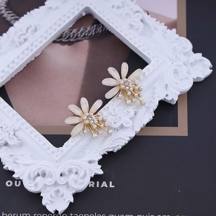 Vintage Flower Pearl Earrings Tiny Pearl Drop Earrings Enamel Flower Stud Earrings Gold Cluster Pearl Earrings Jewelry for Women-Velvo Beauty