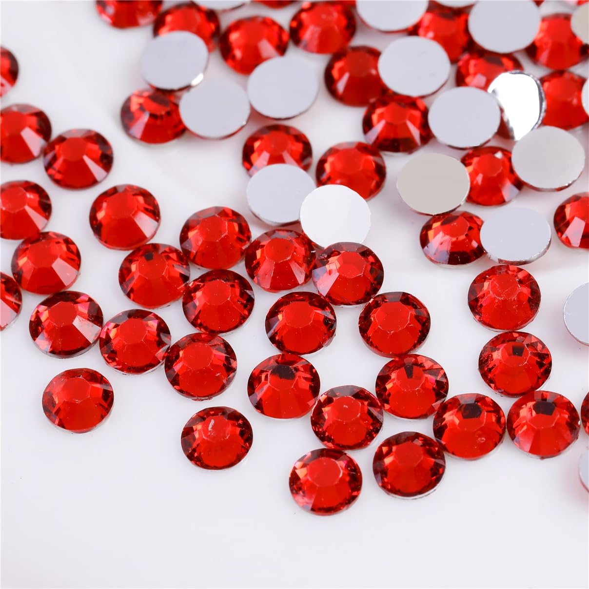 500 Pieces SS30 6mm Flatback Rhinestones Clear Glass Round Gems Crystals for Nail Art DIY Crafts Clothes Shoes Bags （Red）-Velvo Beauty