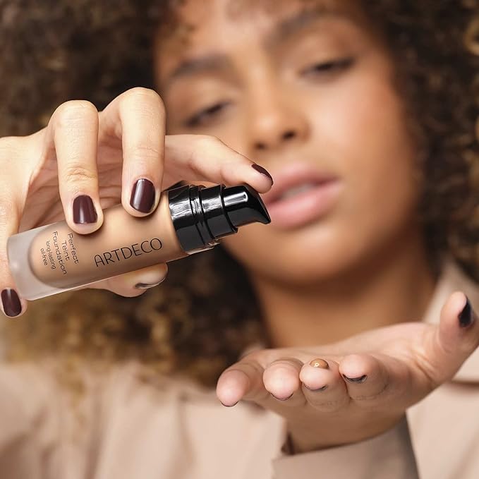 ARTDECO Perfect Teint Foundation - Warm Butter Pecan - Lightweight Liquid Formula - Medium to Full Coverage - Without Mask-Like Effect - Vegan Makeup - Hyaluron - 0.67 Fl Oz-Velvo Beauty