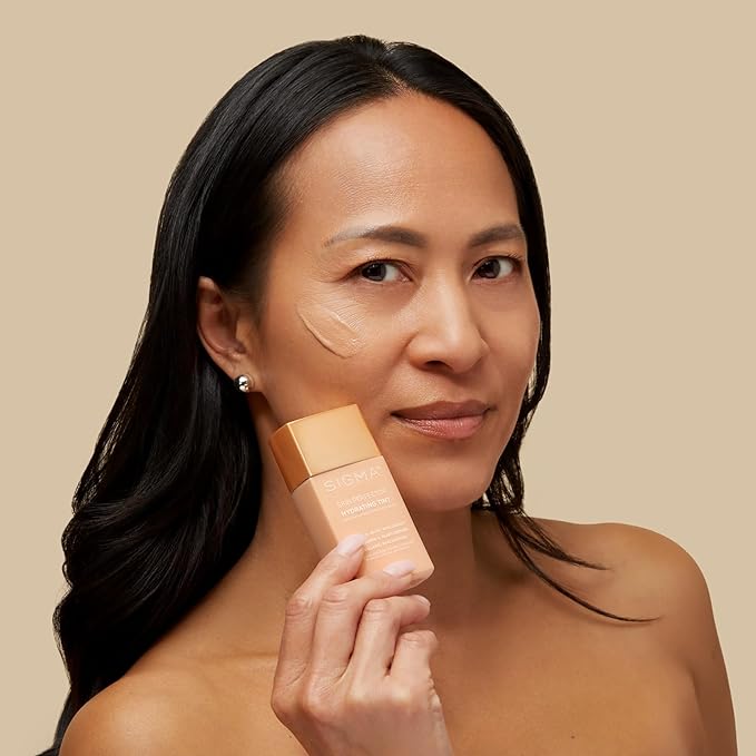 Sigma Beauty Skin Perfector – Hydrating Skin Tint Foundation for Lightweight, Buildable Coverage, With Hyaluronic Acid, Niacinamide Serum, and More (4 Medium Beige Tint, 1.12oz)-Velvo Beauty
