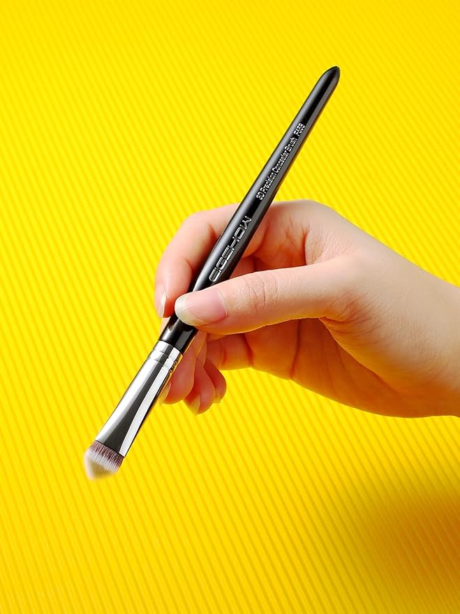 EIGSHOW Concealer Brush Under Eye, Small Triangle Brushes for Precise Coverage Dark Circles Blemishes Acne, Blending Cream and Liquid (F658)-Velvo Beauty