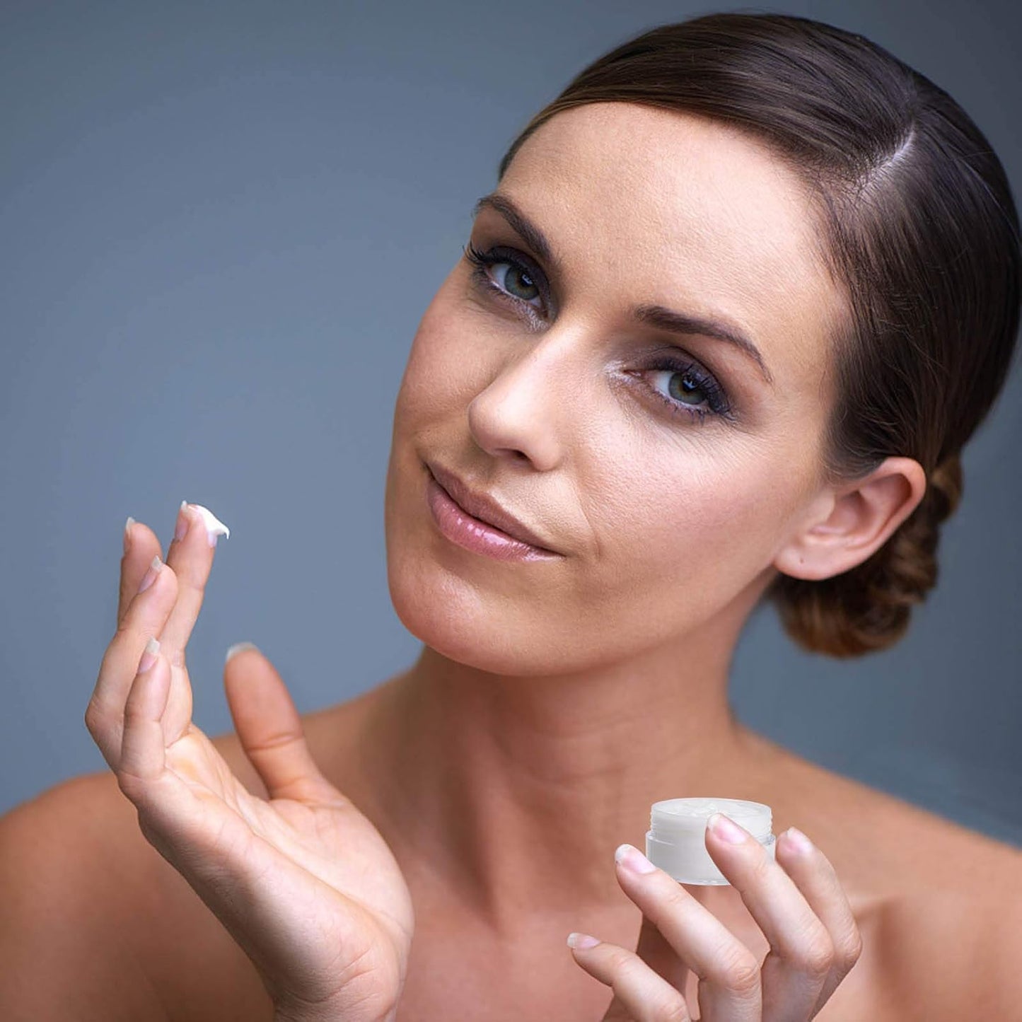 Refillable Cosmetic Sample Jars - 100 Pack 10g (0.35oz) Purple Small Travel Containers with Lids + 10 Mini Makeup Spatulas - BPA Free-Velvo Beauty