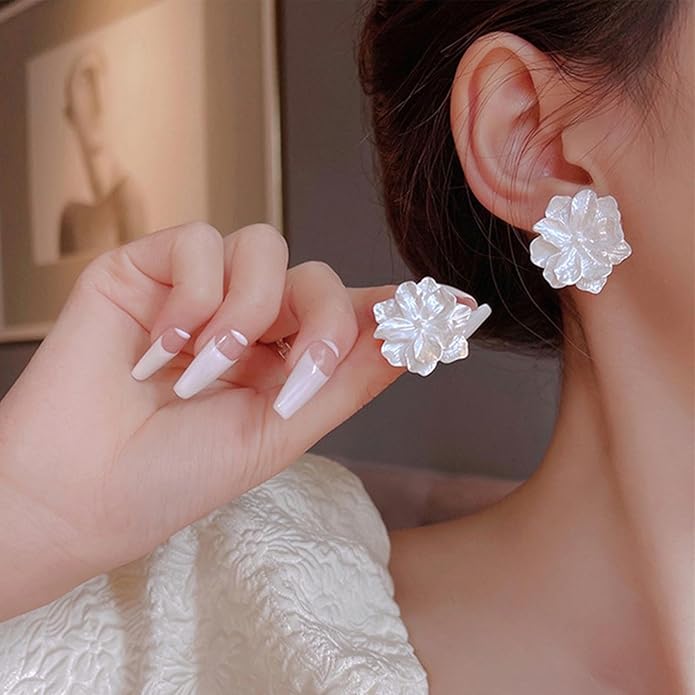 Unique Large White Flower Earrings Studs Vintage Acrylic Floral Petal Earrings Statement French Camellia Flower Earrings Studs Bridal Wedding Prom Earrings Jewelry for Women-Velvo Beauty