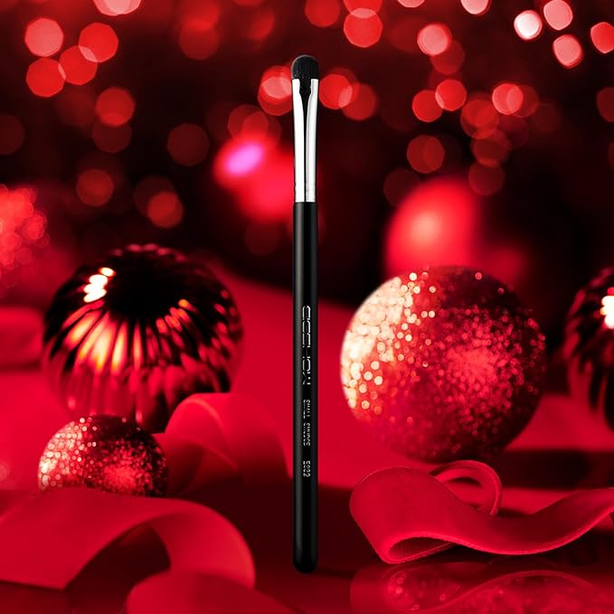 Curved Smudge Eyeshadow Brush, EIGSHOW Small Round Top Blending Eye Shadow with Synthetic Bristles for Smokey Cat Eye Makeup (E832)-Velvo Beauty