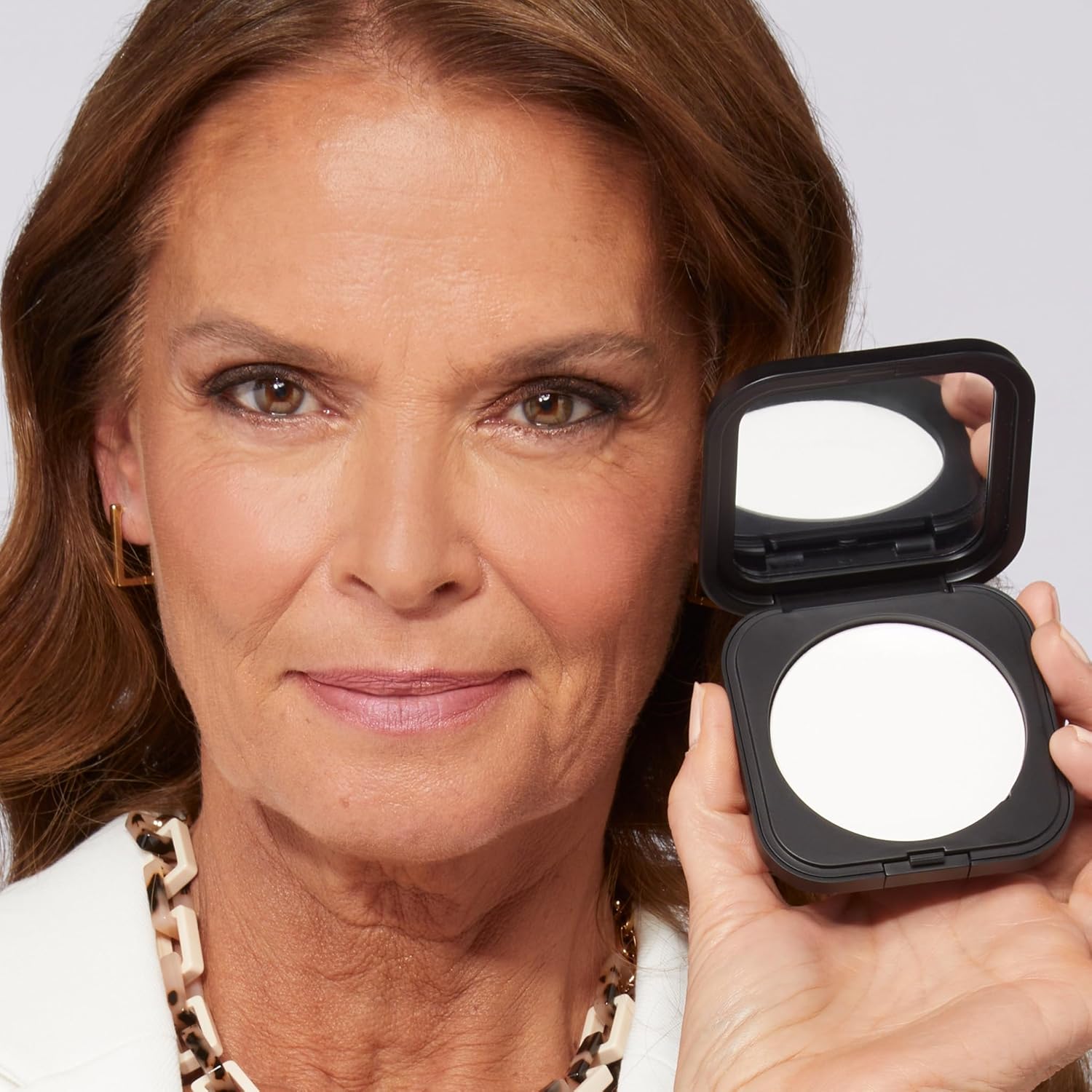 LAURA GELLER NEW YORK Matte Maker Pressed Setting Powder - Translucent - Setting Powder & Finishing Powder - Oil-Control - Filter-Like Matte Finish - All Skin Types-Velvo Beauty