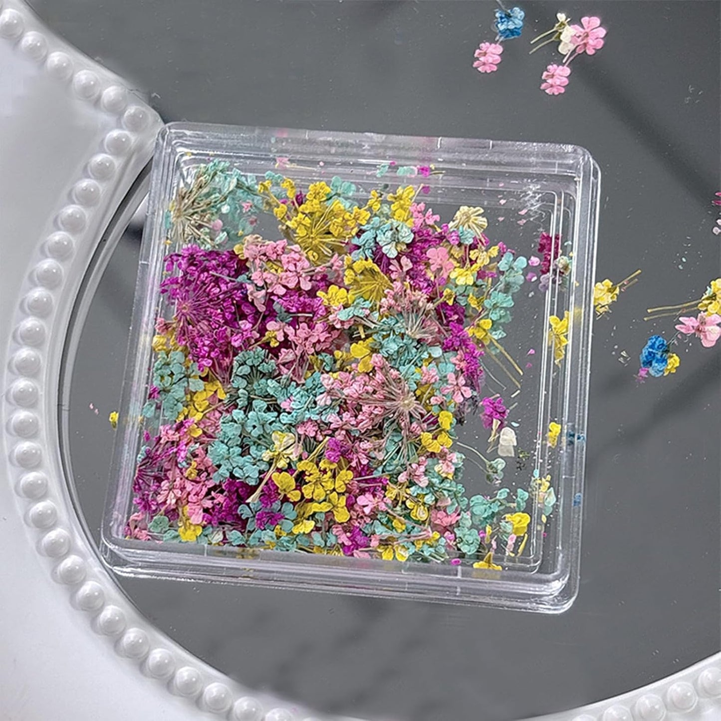 1 Box of Dried Flower Nail Stickers, Colored Dried Flower Nail Stickers, mini Real Flowers, Natural Flowers, 3D Baby's Breath Floral Art, Ladies and Girls DIY Nail Art Decoration-Velvo Beauty