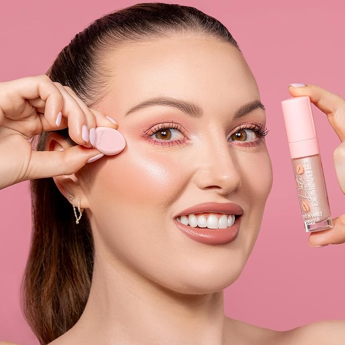 wet n wild Date Or Dominate Liquid Highlighter & Sponge Set-Velvo Beauty