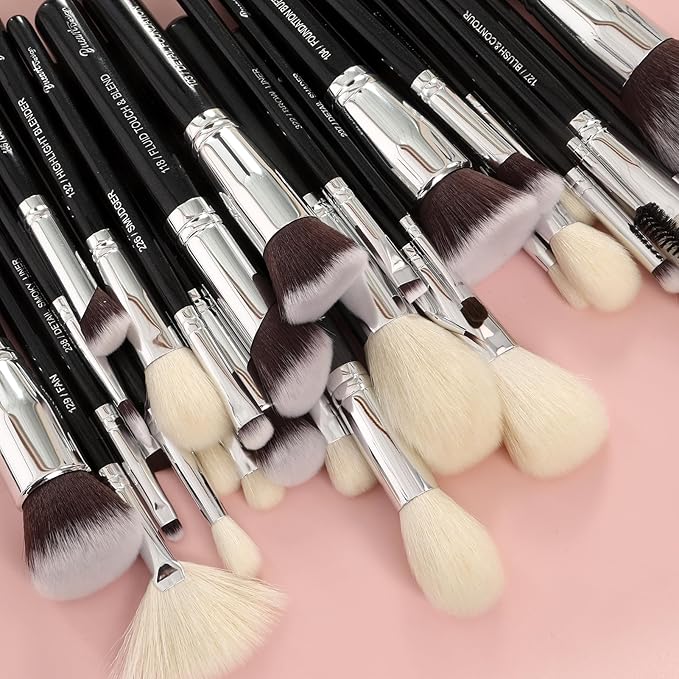 Pro makeup Artist Brushes Set 32Pcs Luxury Goat Hair Horse hair Makeup Brush Set eye and face brushes for every possibility By Bueart Design-Velvo Beauty