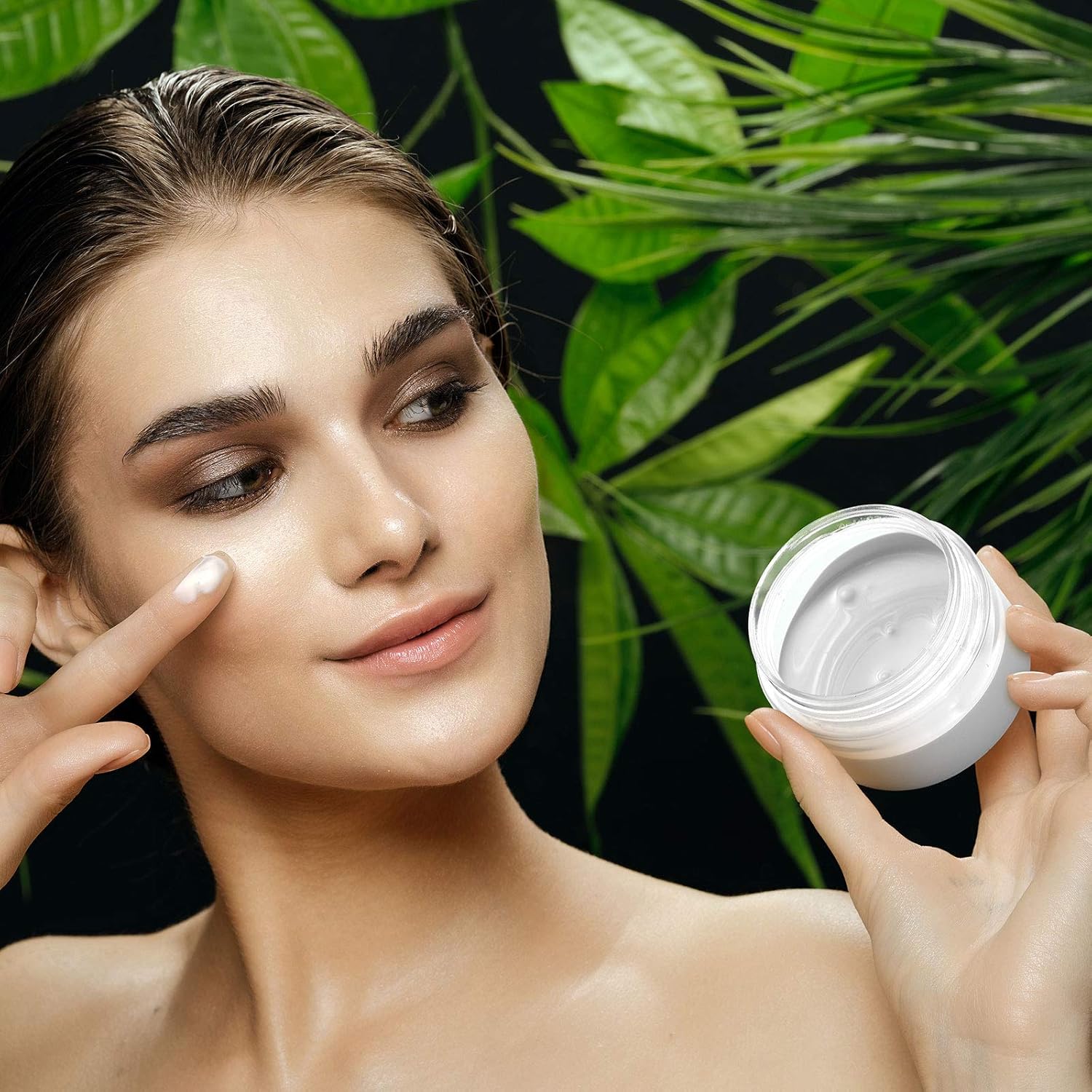 SATINIOR 100 Pcs Plastic Jars with Lids Small Containers Lids Wide Mouth Small Plastic Containers for Lotion Cream Rhinestones Body Butters Travel Storage(4 oz,Gold)-Velvo Beauty