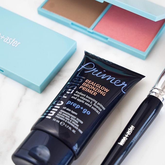 RealGlow® Bronzing Primer - Lightweight primer with sheer bronze light diffusers creates a healthy bronzed glow-Velvo Beauty