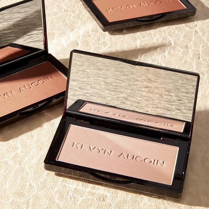 Kevyn Aucoin The Neo-Bronzer, Sunrise Light: 3 in 1 makeup palette. Highlighter, blush & bronzer in one smooth gradient makeup compact. Shimmer & matte in light, medium & deep. Sun-kissed to bronzed.-Velvo Beauty